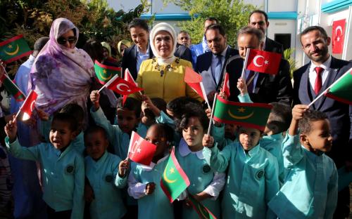 Première Dame Erdoğan Visite l’École de Filles de la Fondation Maarif de Turquie