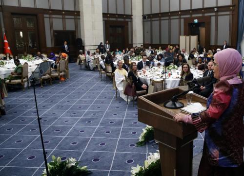 A l’occasion de la journée de l’Afrique du 25 mai, la Première Dame Emine Erdoğan et les épouses des ambassadeurs des pays africains se sont réunies lors d’un iftar (repas de rupture du jeûne) au complexe présidentiel.