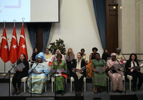 A l’occasion de la journée de l’Afrique du 25 mai, la Première Dame Emine Erdoğan et les épouses des ambassadeurs des pays africains se sont réunies lors d’un iftar (repas de rupture du jeûne) au complexe présidentiel.