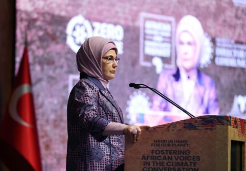 La Première dame Emine Erdoğan participe à la réunion-débat sur le climat organisée dans le cadre du 3e sommet du partenariat Türkiye-Afrique