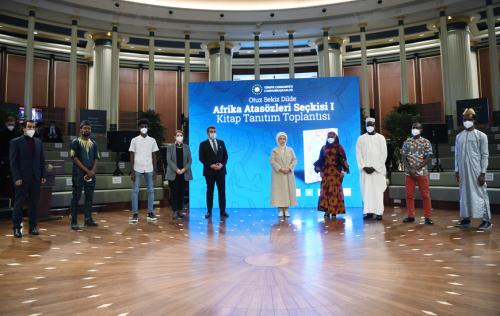 Emine Erdoğan, “Otuz Sekiz Dilde Afrika Atasözleri Seçkisi 1” kitabının tanıtım programına katıldı