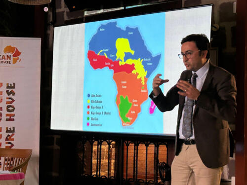 2023 10 27 afrikaevi 01 seminer - Afrika Kültür Evi Akademik seminerleri kapsamında Afrika Kıtasında Konuşulan Diller konulu seminer gerçekleştirildi.
